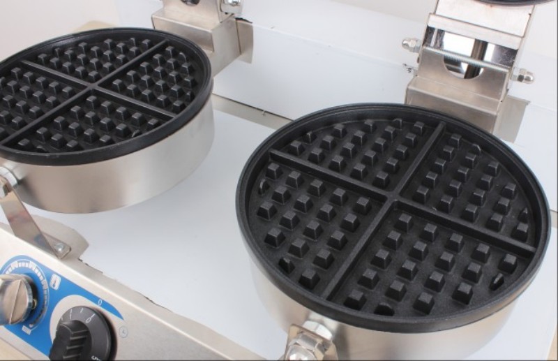 2-Piate Waffle Maker