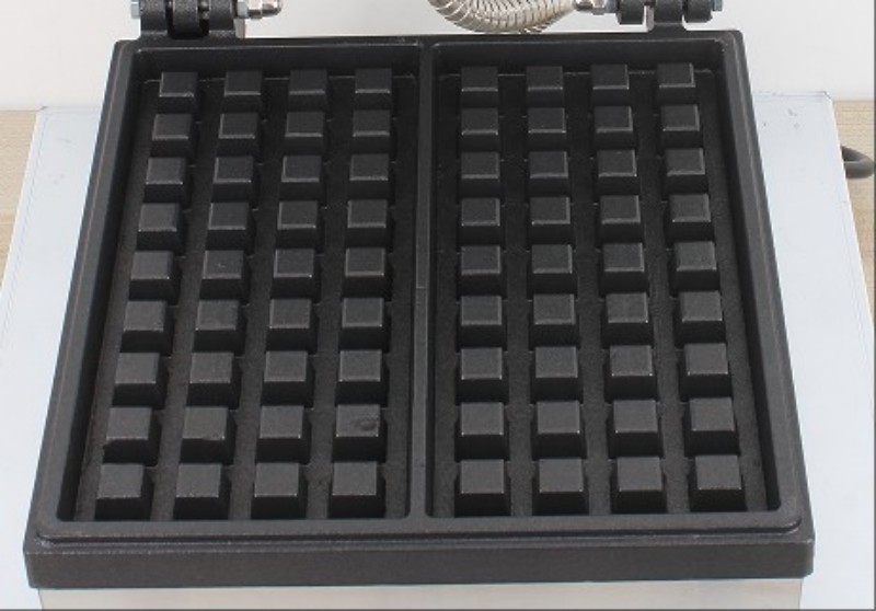 Rectangular Two-Quad Waffle Maker
