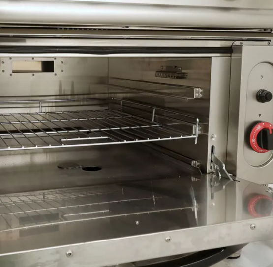 Gas 4-Burner Range With Gas / Electric Oven