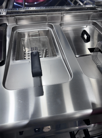 Gas 2-Tank Fryer With Cabinet