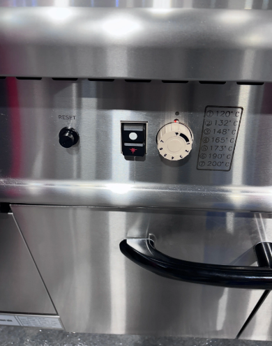 Gas 2-Tank Fryer With Cabinet