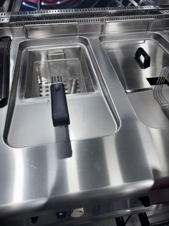 Gas 1-Tank Deep Fryer With Cabinet